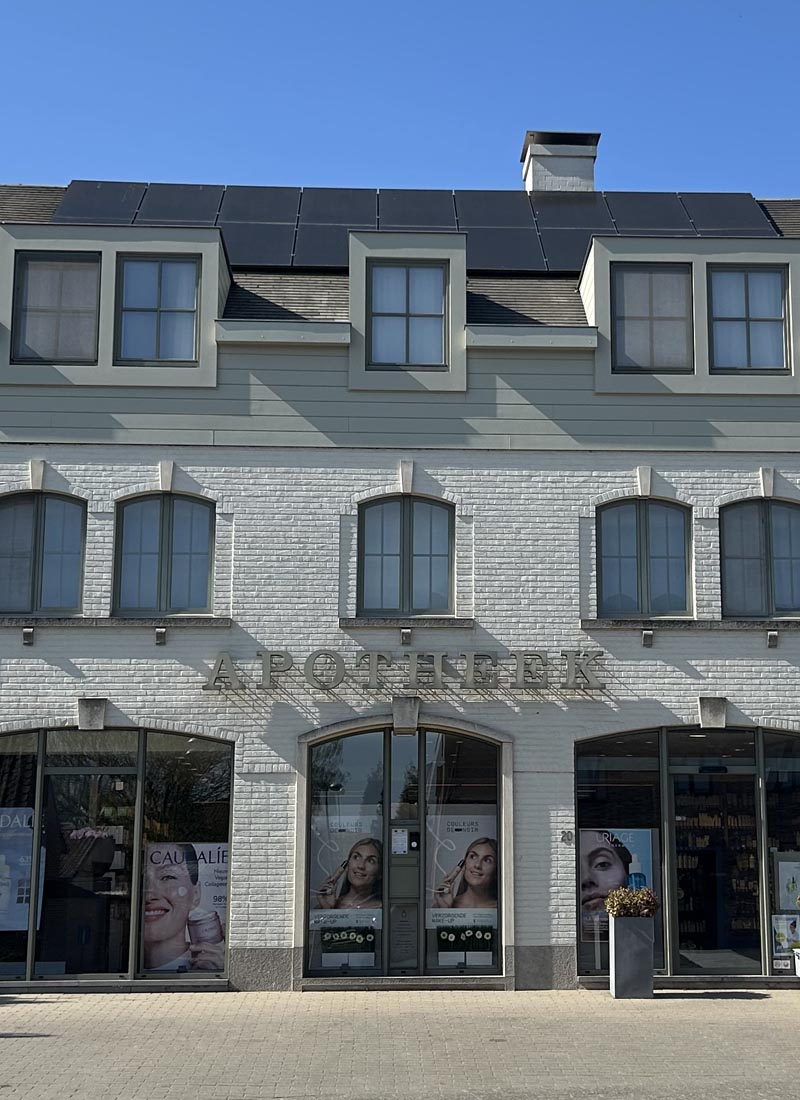 Gevelrenovatie van apotheek in Wortegem