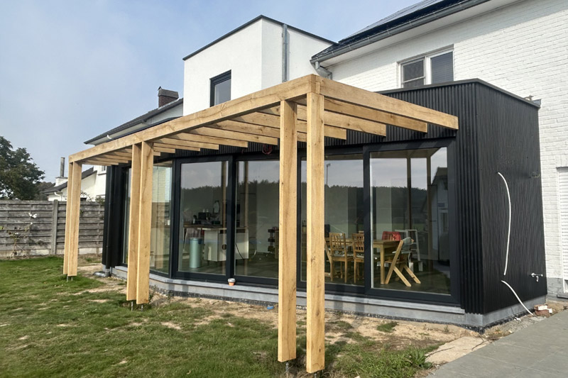 Gevelbekleding en woninguitbreiding in Oudenaarde