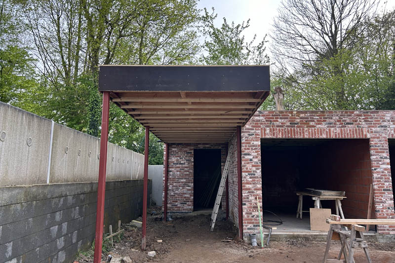 Luifel te Kruisem met Thermowood gevelbekleding