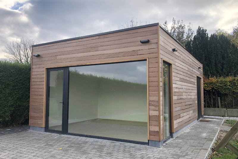 Tuingebouw in Ooike met Iroko gevelbekleding